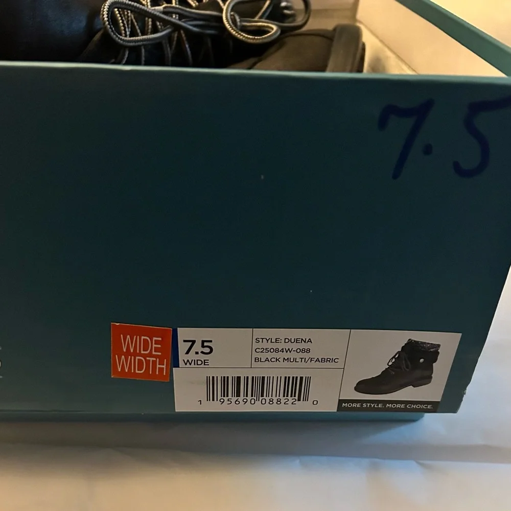 Cliff By White Mountain Woman’s Tie Up Boots Size 7.5 NIB